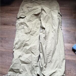 No Boundaries Women's Green Cargo Pants